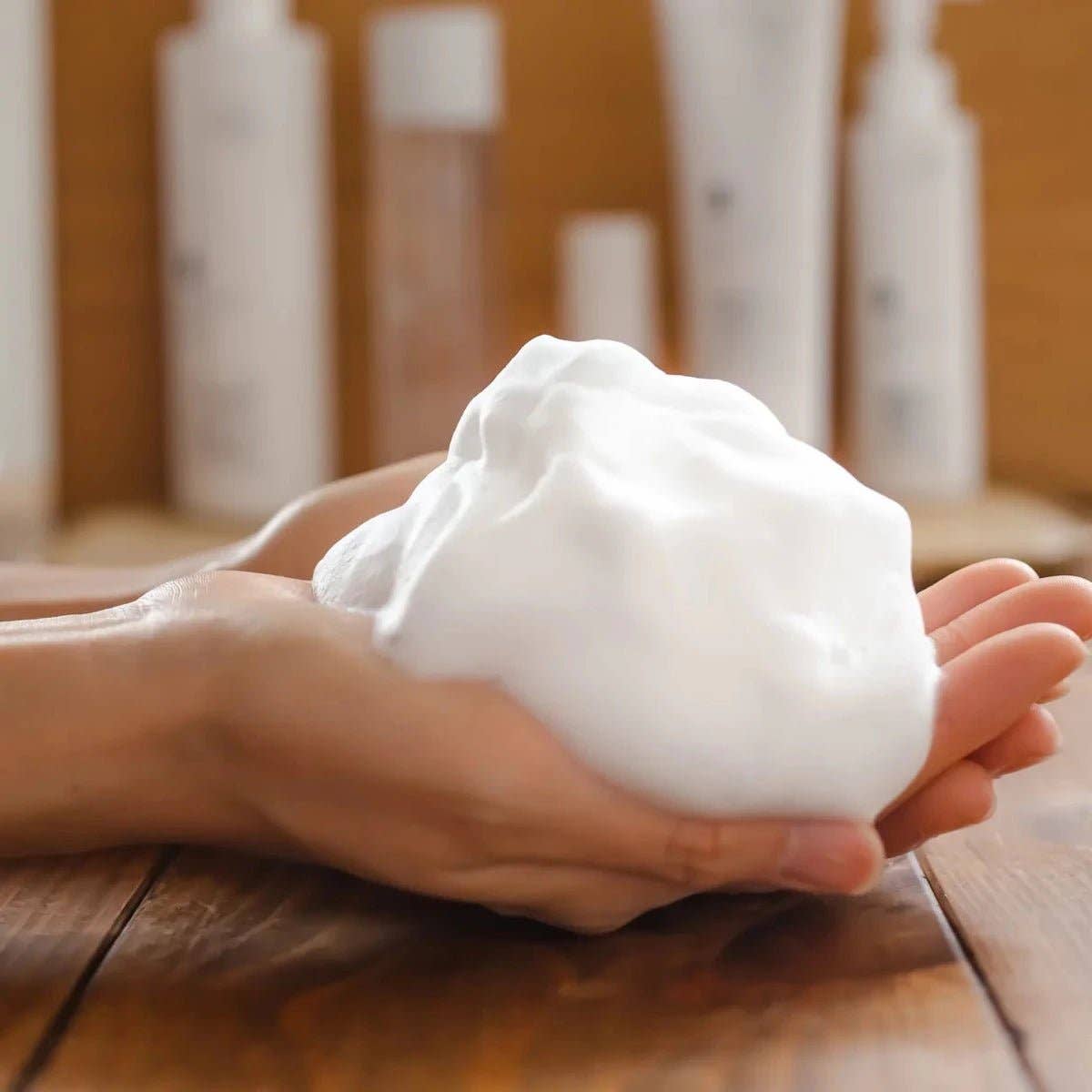 MAKANAI Crema Detergente Schiumosa Idratante 140 g